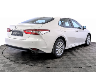 фото Toyota Camry VIII 2021