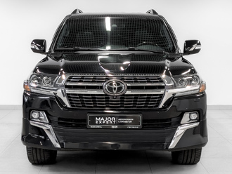 фото Toyota Land Cruiser 200 2020