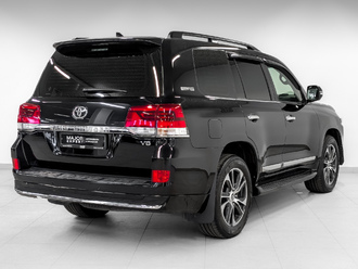 фото Toyota Land Cruiser 200 2020