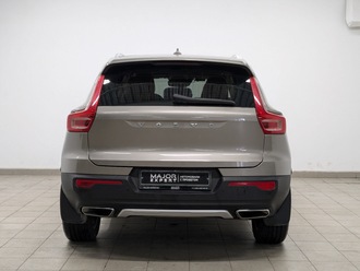 фото Volvo XC40 I 2019