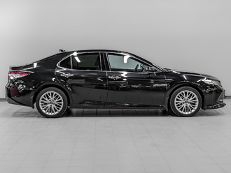 фото Toyota Camry VIII 2018