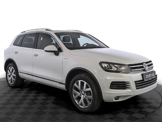 фото Volkswagen Touareg II 2014