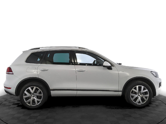 фото Volkswagen Touareg II 2014