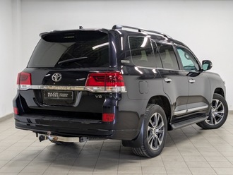 фото Toyota Land Cruiser 200 2020