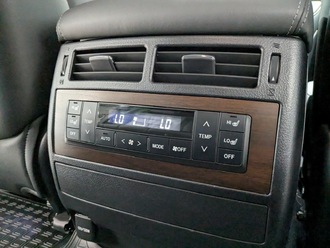 фото Toyota Land Cruiser 200 2020