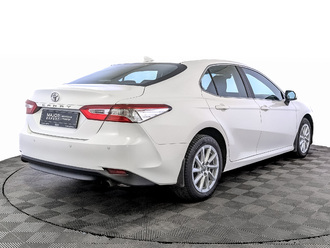 фото Toyota Camry VIII 2021