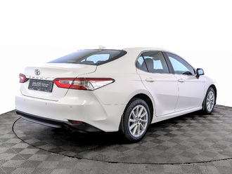 фото Toyota Camry VIII 2021