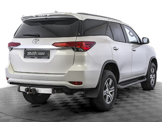 фото Toyota Fortuner II 2022