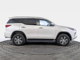 фото Toyota Fortuner II 2022
