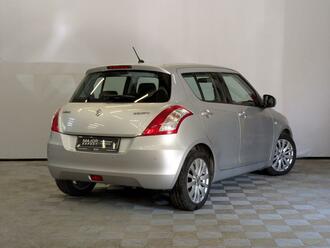 фото Suzuki Swift III 2011