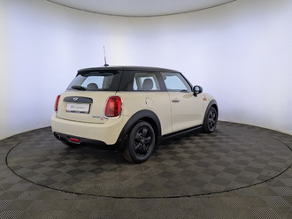 фото Mini Mini III (F56/F55) 2018