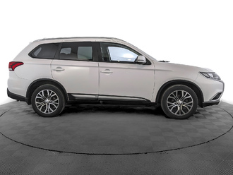 фото Mitsubishi Outlander III 2018
