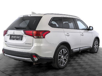 фото Mitsubishi Outlander III 2018