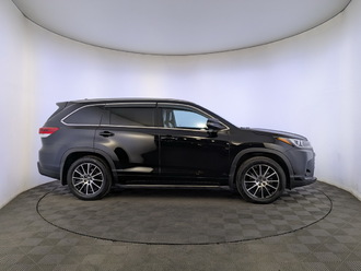 фото Toyota Highlander III 2018