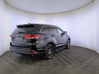 фото Toyota Highlander III 2018