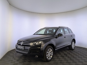 фото Volkswagen Touareg II 2011