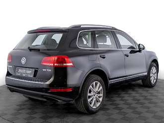 фото Volkswagen Touareg II 2011