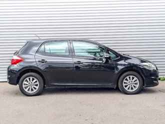 фото Toyota Auris 2010