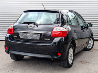 фото Toyota Auris 2010
