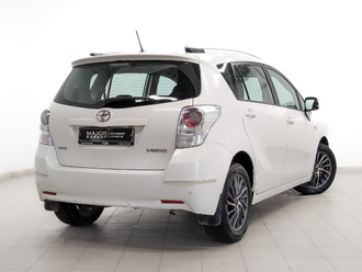 фото Toyota Verso I 2012