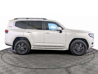 фото Toyota Land Cruiser 300 2022