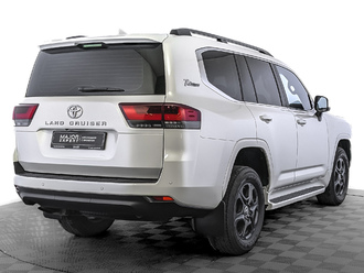 фото Toyota Land Cruiser 300 2022