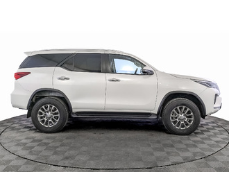 фото Toyota Fortuner II 2022