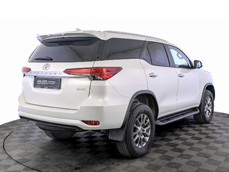 фото Toyota Fortuner II 2022
