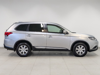 фото Mitsubishi Outlander III 2019