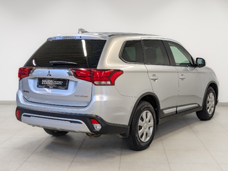 фото Mitsubishi Outlander III 2019
