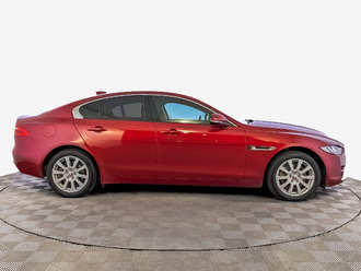 фото Jaguar XE 2018