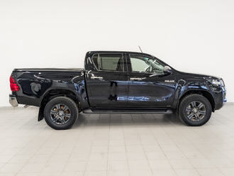 фото Toyota Hilux VIII 2021