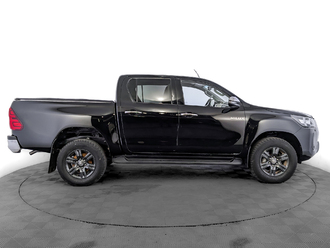фото Toyota Hilux VIII 2021