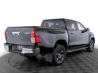 фото Toyota Hilux VIII 2021