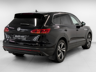 фото Volkswagen Touareg III 2020