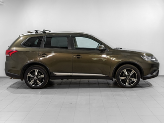 фото Mitsubishi Outlander III 2020
