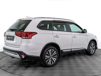 фото Mitsubishi Outlander III 2021