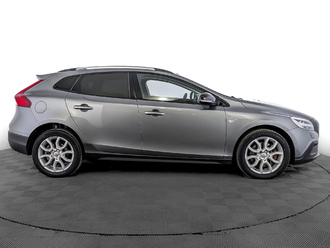 фото Volvo V40 II 2019