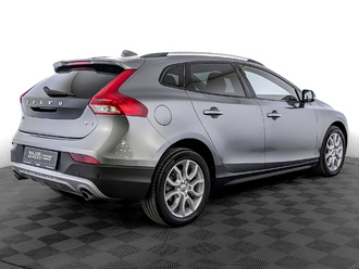 фото Volvo V40 II 2019