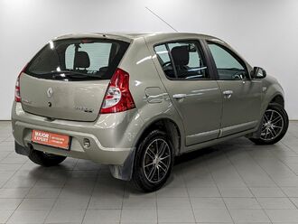 фото Renault Sandero 2013
