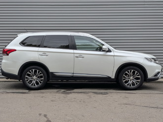 фото Mitsubishi Outlander III 2015