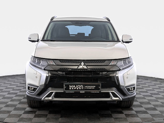 фото Mitsubishi Outlander III 2021