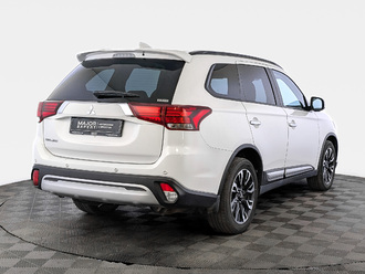 фото Mitsubishi Outlander III 2021