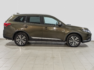 фото Mitsubishi Outlander III 2019