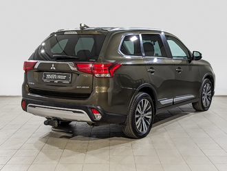 фото Mitsubishi Outlander III 2019