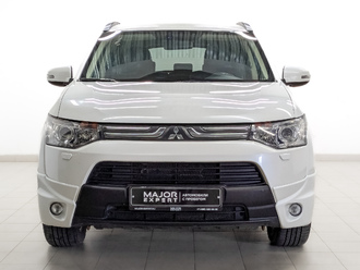 фото Mitsubishi Outlander III 2014
