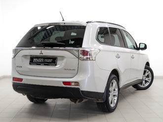 фото Mitsubishi Outlander III 2014