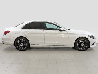 фото Mercedes-Benz C (W/S205) 2019