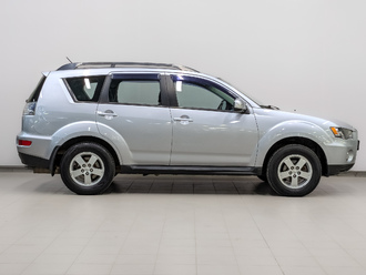 фото Mitsubishi Outlander II 2011