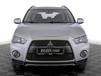 фото Mitsubishi Outlander II 2011
